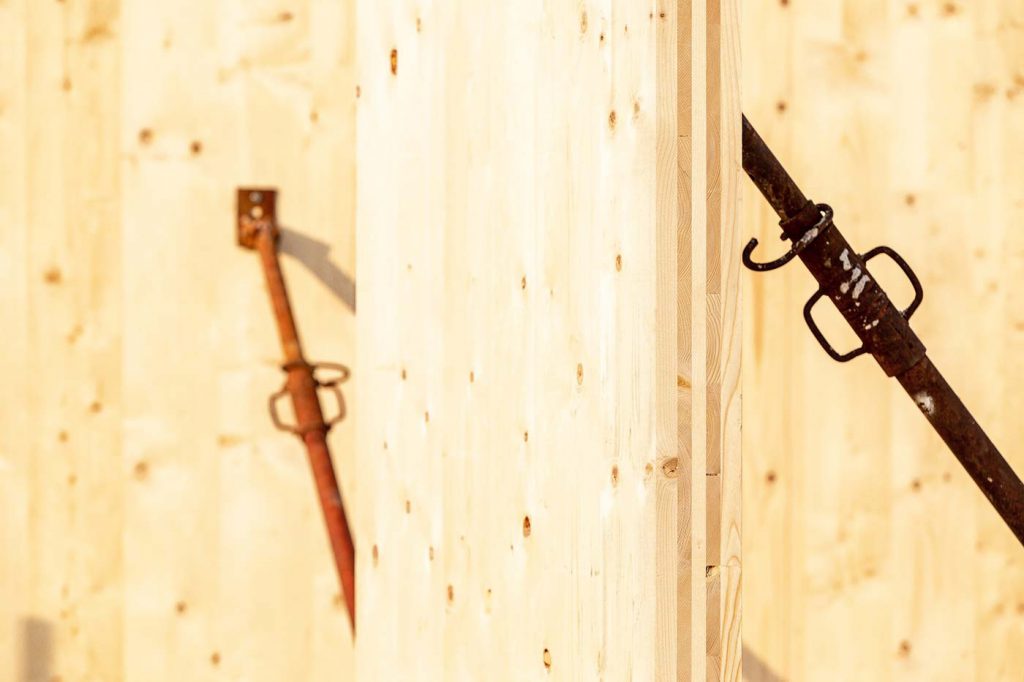 Filmreif Massivholz Detail